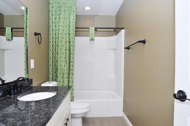 Building Photo - Stunning Executive Home (former model) in ...