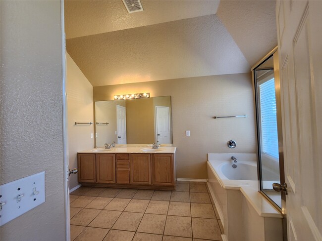 Building Photo - 19814 Wren Forest Ln