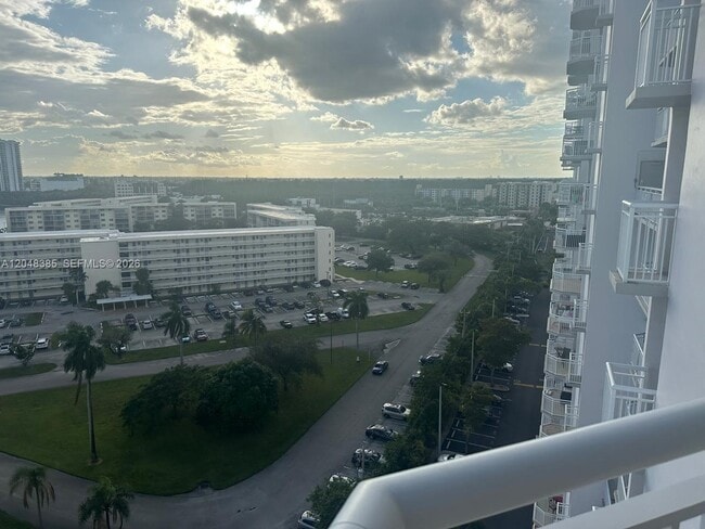 Building Photo - 18041 Biscayne Blvd