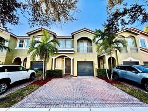 Building Photo - 1420 SE 26th Ave