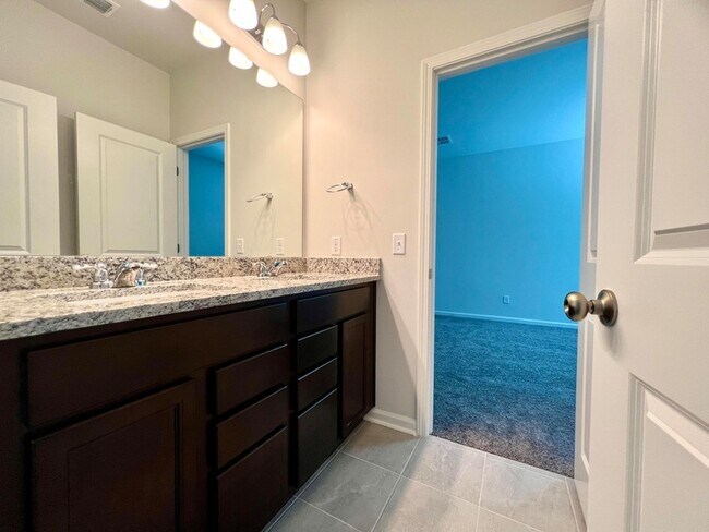 Building Photo - 4008 Flatiron Dr