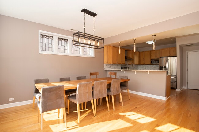 Building Photo - 1216 E Hyde Park Blvd