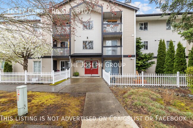 Building Photo - Beautifully Remodeled 2BD/2BA Condo in Mon...