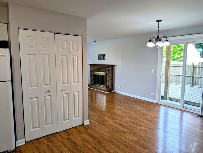 Building Photo - 1003 Manchester Ct