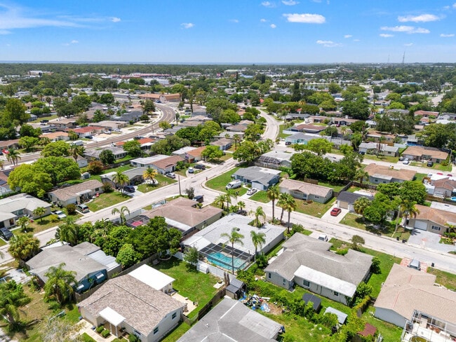 Building Photo - 7240 Westwind Dr