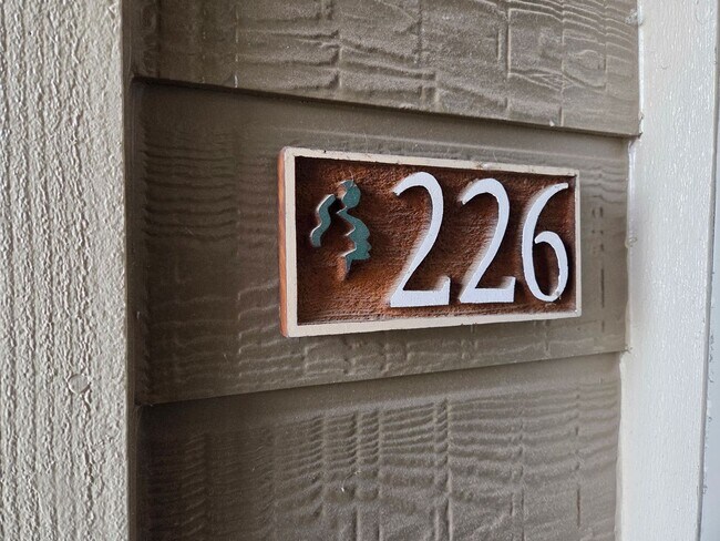 Building Photo - Spacious 2 Bed + 2 Bath Condo | 1,104 Sq Ft | Gas Fireplace | Private Balcony | Natural Light Filled