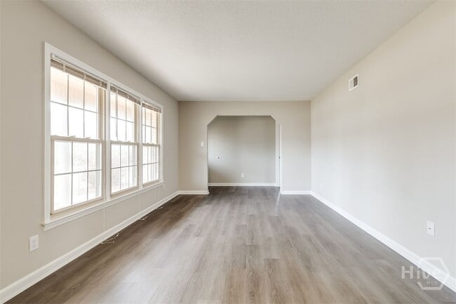 Building Photo - 535 Gleason Ave