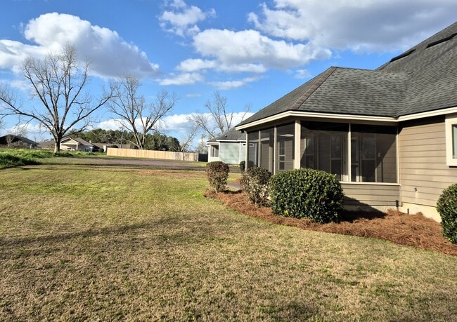 Building Photo - 4585 San Saba Dr