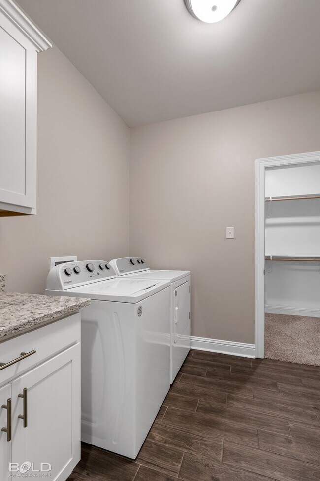 Building Photo - Beautiful 3 bedrooms 2 bathrooms