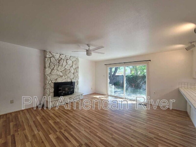 Building Photo - 977 Briarcrest Way