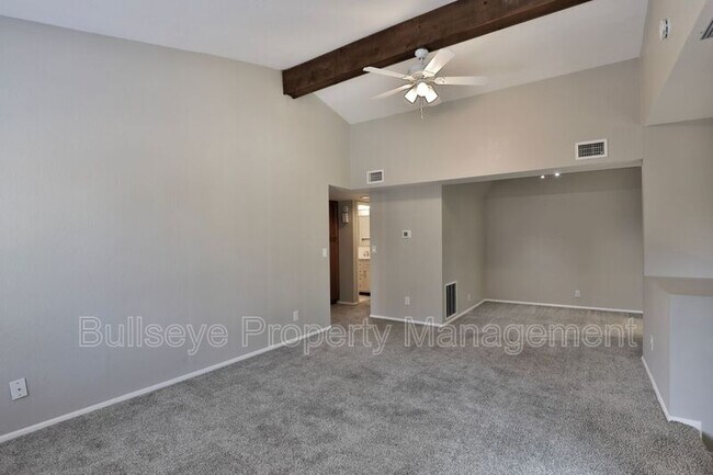 Building Photo - 925 N College Ave