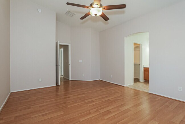 Building Photo - 13928 N 133rd Ln