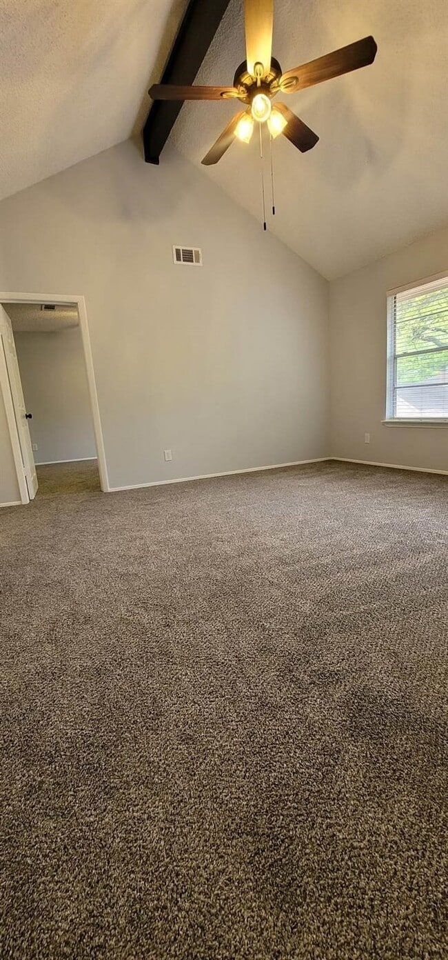 Building Photo - 9614 Charter Ridge Dr