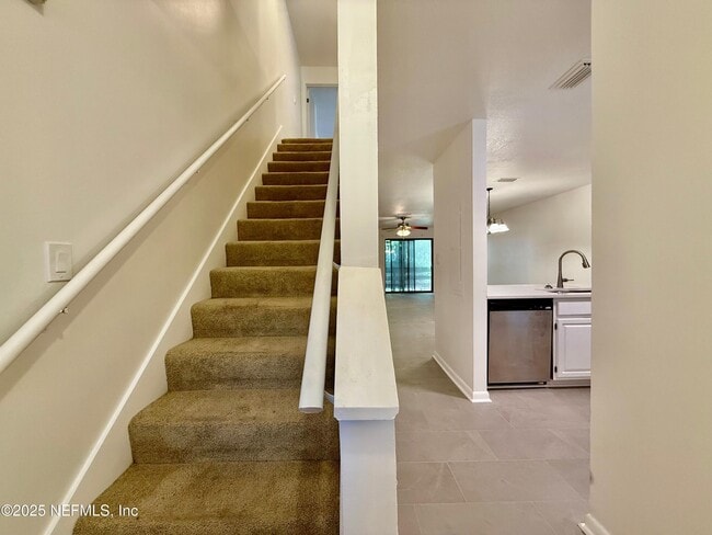 Building Photo - 1604 Arcadia Dr