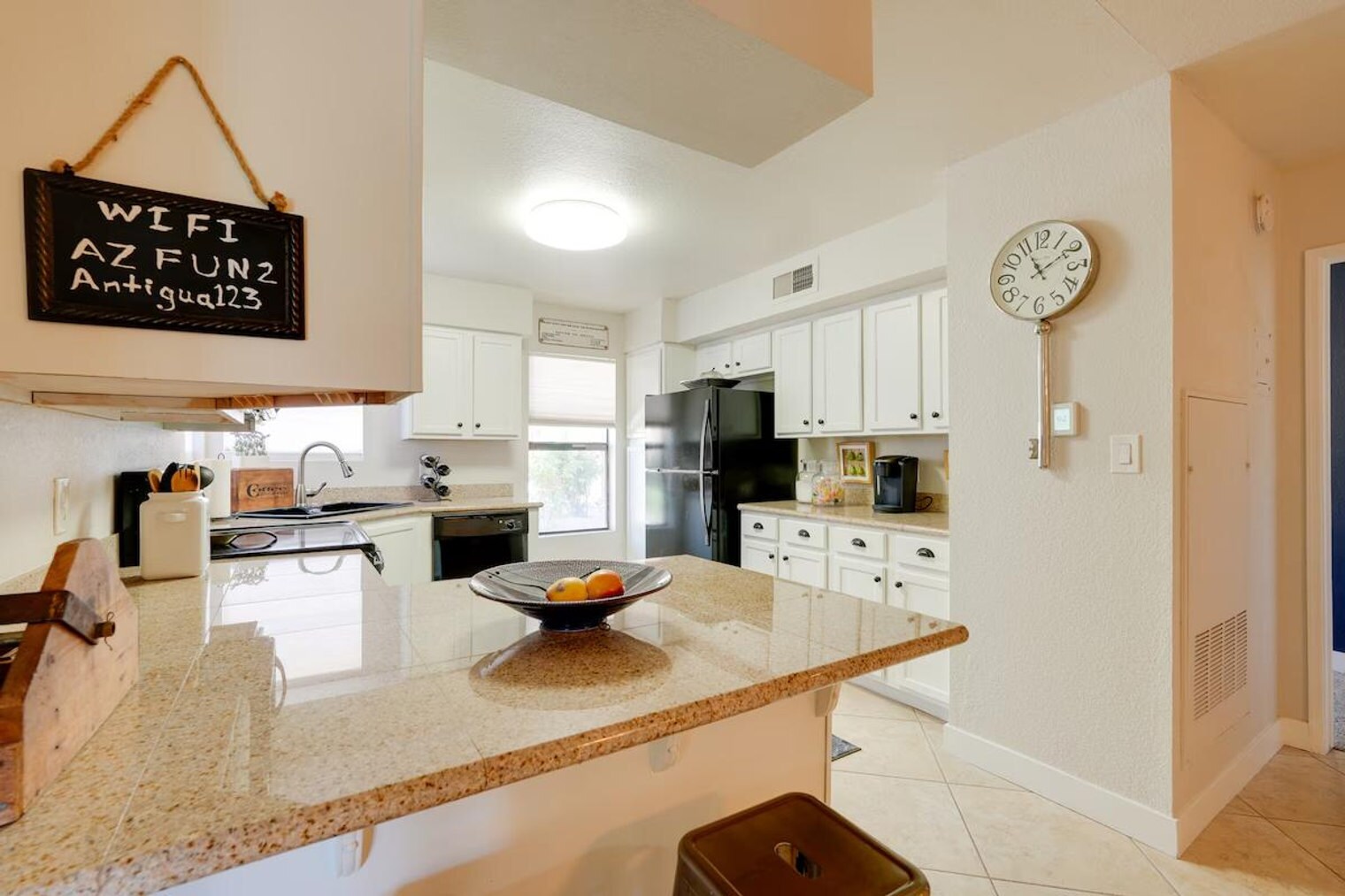 Building Photo - 8787 E Mountain View Rd