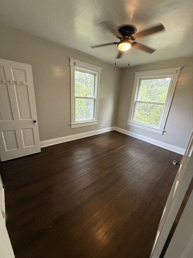 Building Photo - 1819 Northwestern Ave