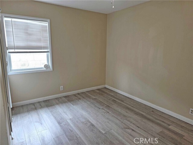 Building Photo - 905 S Dodsworth Ave