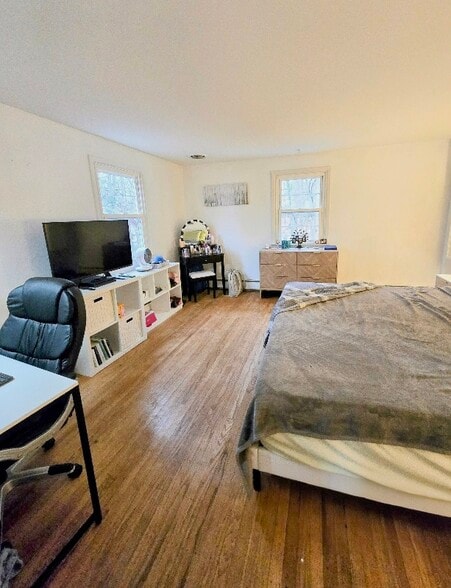 Building Photo - 734 Trephanny Ln