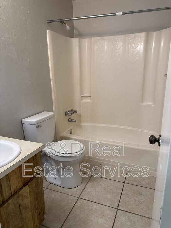 Building Photo - 3010 Allred Dr