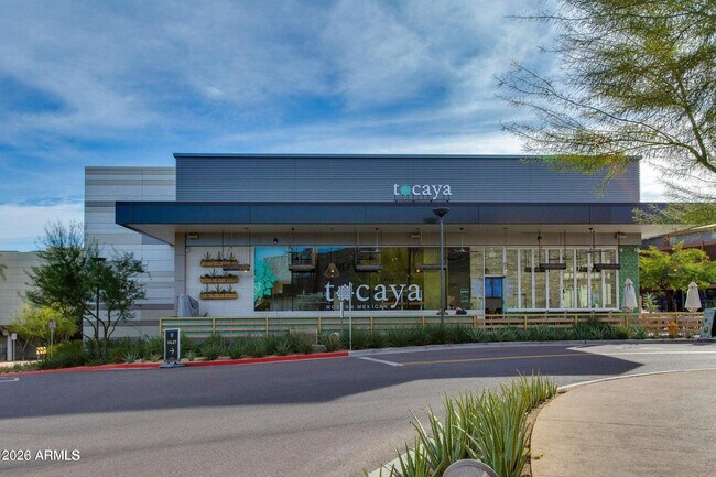 Building Photo - 7137 E Rancho Vista Dr