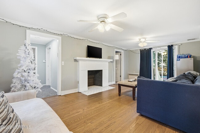 Building Photo - 416 Roosevelt Ave