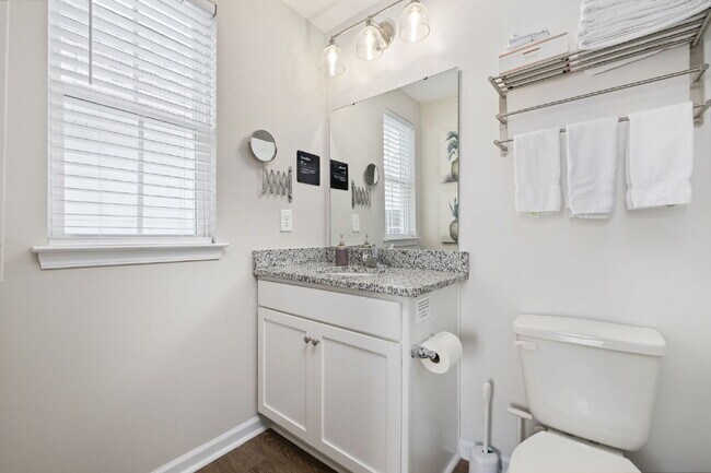 Building Photo - Fully Furnished Home in The Parks