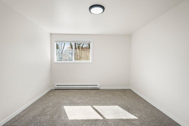 Building Photo - 1314 N Gammon Rd