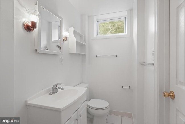 Building Photo - 6139 Tompkins Dr