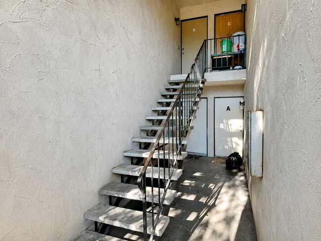 Building Photo - 1271 Murray Ave