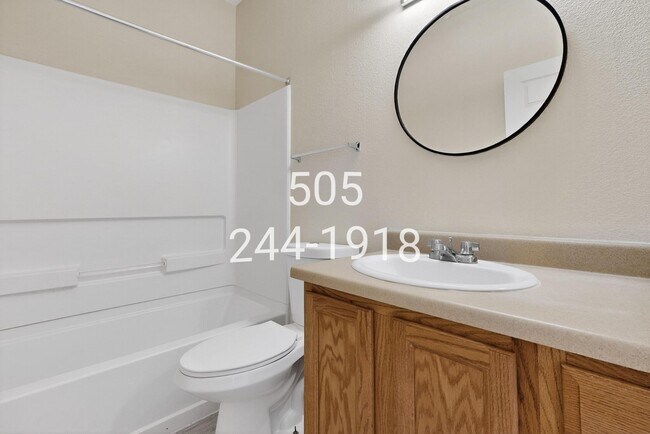 Building Photo - 1121 Meadowlark Way SE