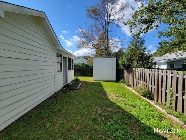 Building Photo - 809 Antler Dr