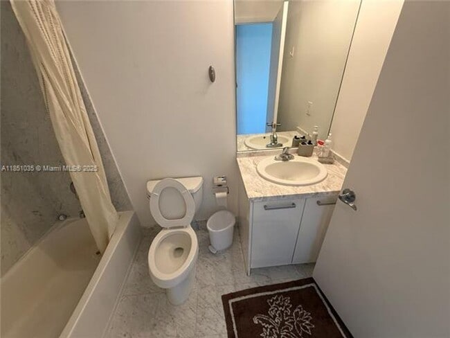 Building Photo - 253 NE 2nd St