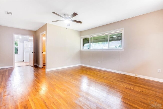 Building Photo - 1701 E Bobe St