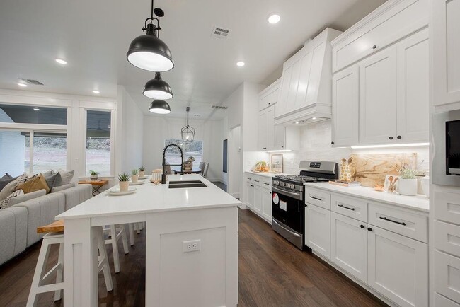 Building Photo - 7917 Behr Dr