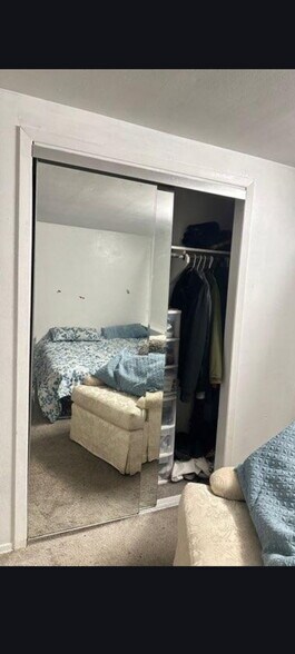 Building Photo - 7 Glenda Dr