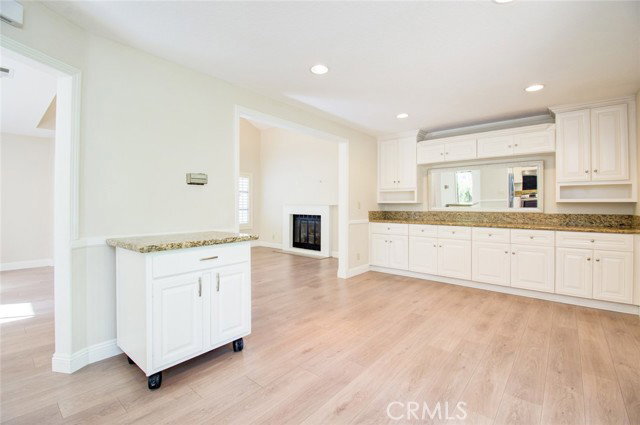 Building Photo - 46 Silkberry