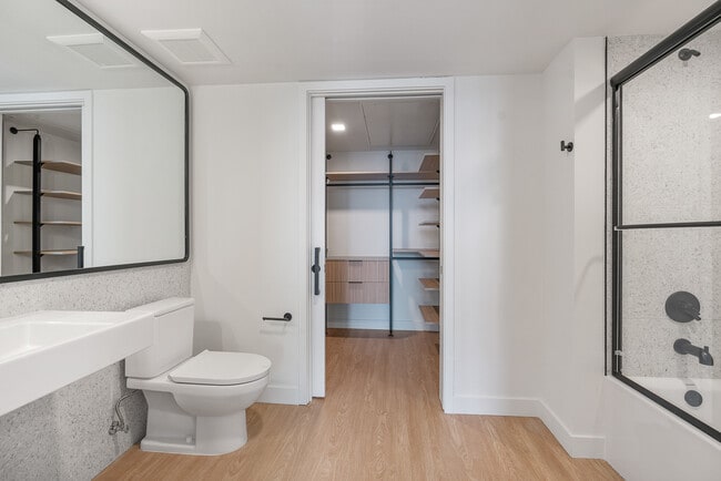 Building Photo - 3688 Overland Ave Los Angeles, CA 90034