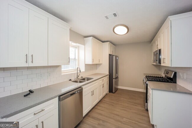 Building Photo - 576 Flint Ridge Ct