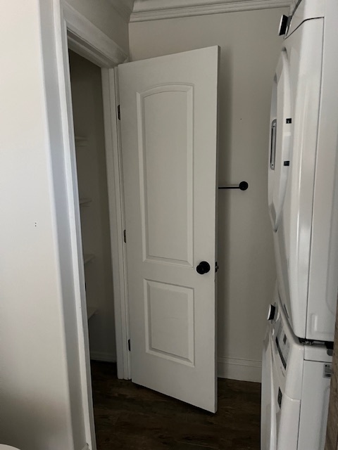 Washer/dryer w/ Linen Closet - 28445 Lewis Pl