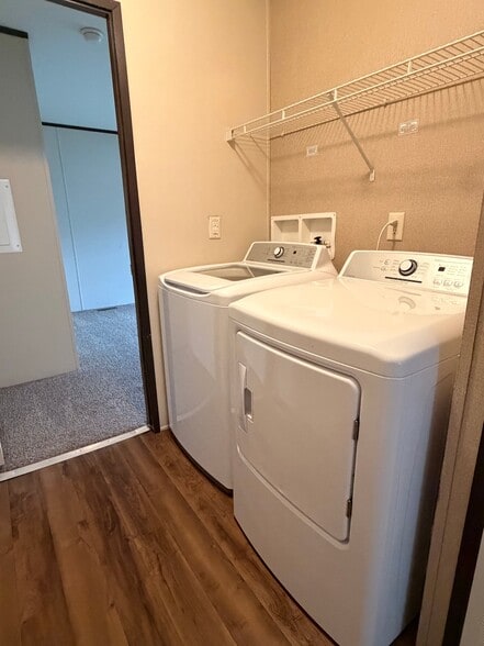 Building Photo - 180 Parker Lake Dr