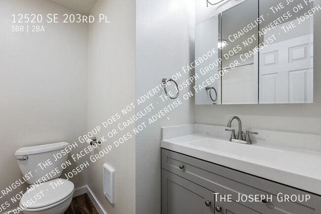 Building Photo - 12520 SE 203 Pl