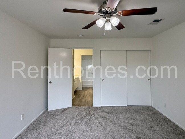 Building Photo - 2425 Cranston Dr