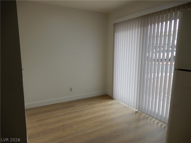 Building Photo - 5146 Gray Ln