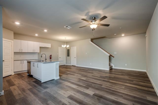Building Photo - 635 Harvest Moon Dr