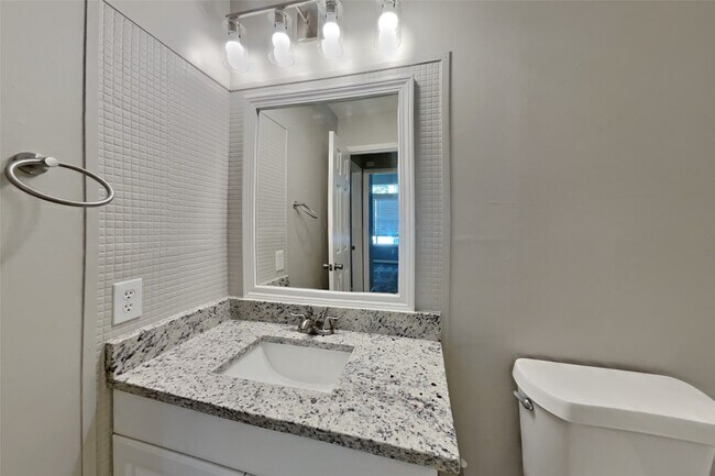 Building Photo - 18702 Timber Way Dr