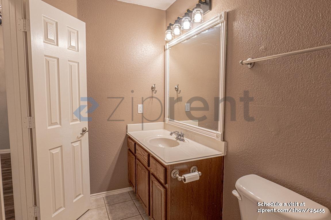 Building Photo - 11853 Del Rio Dr