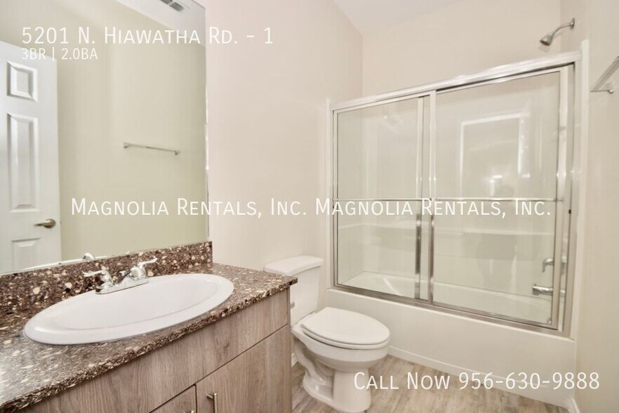 Building Photo - 5201 N Hiawatha Dr