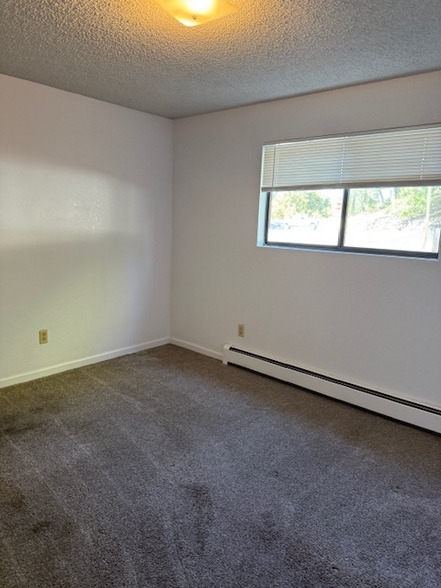 Building Photo - 260 W Park Dr