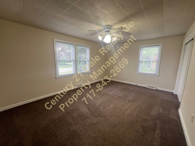 Building Photo - 2 BR Rancher in York Suburban Schools with a flat yard