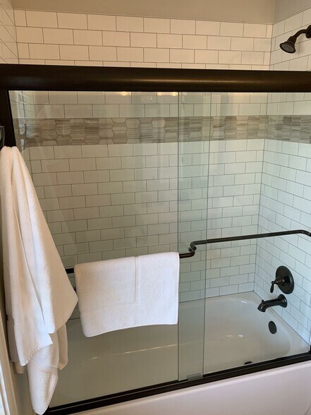 Building Photo - 4230 Old Cherokee St